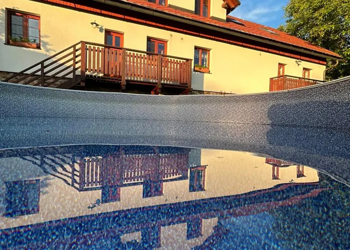 Na Samote U Lesa Apartamento